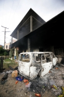 Varias casas incendiadas, automóviles destruidos y dos muertos es el saldo de un enfrentamiento entre priistas y perrdistas indígenas de la comunidad Nachig en el municipio de Zinacantan. Elementos de las corporaciones policíacas intervienen para resguard