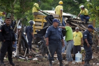 Viernes 10 de septiembre. Elementos de la policía municipal de Tuxtla y supervisores de la Profepa realizan de nuevo el desalojo de los predios ubicados en las cercanías del fraccionamiento Vida Mejor.