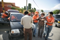 Jueves 29 de julio. Un fuerte accidente involucra a dos vehículos que circulaban en el crucero de la carretera a Villaflores y la 16 sur. El accidente mando a las tripulantes de uno de los automóviles a la revisión médica correspondiente.