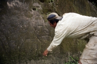 Berriozabal. 2 de agosto. Las figuras de dos serpientes pre-hispánicas se encuentran en el costado de una estructura de roca llamada Peña de los Naranjos en las cercanías de los municipios de Berriozabal y Ocuilapa y a decir de los habitantes de esta comu
