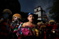 Viernes 17 de enero del 2014. Chiapa de Corzo. La Salida de Banderas da comienzo al recorrido que Parachicos y Chiapanecas realizan este día en honor a San Antonio Abad dentro de las festividades patronales de esta comunidad de la Ribera del Rio Grande de