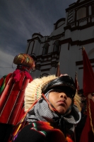 Viernes 17 de enero del 2014. Chiapa de Corzo. La Salida de Banderas da comienzo al recorrido que Parachicos y Chiapanecas realizan este día en honor a San Antonio Abad dentro de las festividades patronales de esta comunidad de la Ribera del Rio Grande de