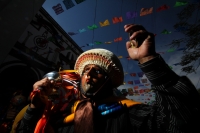 Viernes 17 de enero del 2014. Chiapa de Corzo. La Salida de Banderas da comienzo al recorrido que Parachicos y Chiapanecas realizan este día en honor a San Antonio Abad dentro de las festividades patronales de esta comunidad de la Ribera del Rio Grande de
