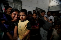 Viernes 13 de agosto. Los indígenas involucrados en el caso Acteal y liberados el año pasado del penal El Amate en el estado de Chiapas, celebraron con sus familias en la ciudad de Tuxtla Gutiérrez este acontecimiento y esperan que en las próximas semanas