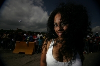 Las jóvenes bellezas chiapanecas acompañan el segundo día de actividades en el viejo aeropuerto Llano San Juan donde se realiza la final del serial de Arrancones Bicentenario 2010  Ah, si es cierto…!! A lo mejor también subo un par de aspectos de los arra