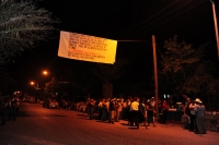 Horticultores de la Central de Abastos de esta ciudad se manifiestan para exigir que sea regularizado el cobro que los administradores les hacen para la venta de sus productos y que les sean garantizadas las instalaciones adecuadas para ello.