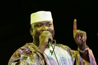 ABDOULAYE DIABATE SE PRESENTA ESTA NOCHE EN LA PLAZA DE LA PAZ DE SAN CRISTOBAL DE LAS CASAS DONDE LA LLUVIA BAILO ENTRE LA GENTE