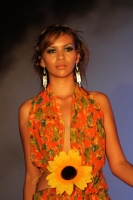 Martes 5 de abril. El diseñador chiapaneco Abel Martínez presenta su colección Primavera-Verano 2011 en conocido hotel del poniente de esta ciudad.