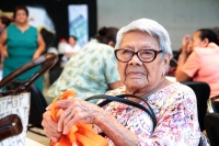 Miércoles 28 de agosto del 2019. Los abuelitos festejan su día esta mañana en el parque del Cinco de Mayo en el evento organizado por Coneculta y el INIPAM