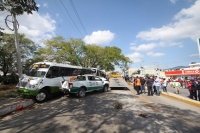 Viernes 13 de enero del 2016. Tuxtla Gutiérrez. Un fuerte accidente es provocado por un camión cargado de varillas, el cual golpeo a dos camiones foráneos y varios vehículos en la entrada poniente de la capital de estado de Chiapas.