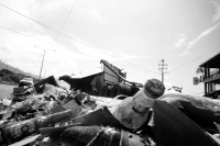 Martes 22 de agosto del 2017. Chiapa de Corzo, un fuerte accidente provoca el pesado tránsito desde Tuxtla Gutiérrez a la altura del Puente Grande donde un tráiler cargado de cerveza perdió tracción volcando y perdiendo su carga.