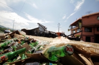Martes 22 de agosto del 2017. Chiapa de Corzo, un fuerte accidente provoca el pesado tránsito desde Tuxtla Gutiérrez a la altura del Puente Grande donde un tráiler cargado de cerveza perdió tracción volcando y perdiendo su carga.