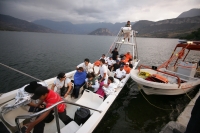 Una lancha de la CONAM se accidentó este medio día en las aguas del Cañón del Sumidero dejando como saldo al menos tres personas muertas y una veintena de heridos; la lancha realizaba un curso de capacitación ambiental a locatarios del mercado del municip