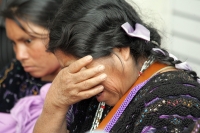 Lunes 20 de diciembre. Los familiares de los aún presos del caso Acteal y los indígenas liberados en los meses pasados hablan sobre la situación de las comunidades de Chenalho y solicitan a las autoridades la ayuda de las autoridades para la reconciliació