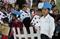 Miércoles 22 de diciembre.  (40 fotos) Indígenas  tsotsiles de las diferentes regiones de los altos de Chiapas, participan en la procesión entre las comunidades de San Pedro Chenalho hacia Acteal donde se realizo la celebración eucarística al cumplirse 13