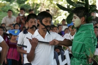 Miércoles 22 de diciembre.  (40 fotos) Indígenas  tsotsiles de las diferentes regiones de los altos de Chiapas, participan en la procesión entre las comunidades de San Pedro Chenalho hacia Acteal donde se realizo la celebración eucarística al cumplirse 13