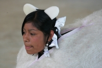 Miércoles 22 de diciembre.  (40 fotos) Indígenas  tsotsiles de las diferentes regiones de los altos de Chiapas, participan en la procesión entre las comunidades de San Pedro Chenalho hacia Acteal donde se realizo la celebración eucarística al cumplirse 13