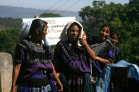 Lunes 22 de diciembre del 2014. San Pedro Chenalho. Al cumplirse 17 años de la masacre de 45 indígenas tsotsiles en la comunidad Acteal en la Zona Altos de Chiapas, estudiantes de ayotzinapa realizan una representación de los muertos por la represión soci