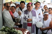 Miércoles 6 de septiembre de 2017. Tuxtla Gutiérrez. Los restos mortales del primer obispo de diócesis de Tuxtla Gutiérrez, José Trinidad Sepúlveda Ruí­z, son recibidos con la modestia que le caracterizó en la entrada de la capital del estado de Ch