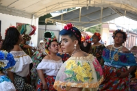20210426. Chiapa de Corzo. El cuerpo de Doña Esther Noriega es despedido por su pandilla esta tarde antes de ser trasladada al panteón municipal