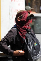Viernes 26 de mayo del 2017. Tuxtla Gutiérrez. Durante la manifestación convocada para la Acción Global por Ayotzinapa donde la AED-S40-Chiapas realiza bloqueos sobre la avenida central este medio día.