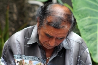 Lunes 21 de abril del 2014. San Cristóbal de las Casas. El rostro de la desolación. Familiares de mujeres victimadas denuncian las irregularidades en los casos de sus agresores y asesinos quienes están siendo liberados por la justicia chiapaneca. Lunes 21 de abril del 2014. San Cristóbal de las Casas. El rostro de la desolación. Familiares de mujeres victimadas denuncian las irregularidades en los casos de sus agresores y asesinos quienes están siendo liberados por la justicia chiapaneca.