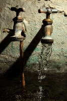 Miércoles 27 de julio del 2012. Tuxtla Gutiérrez, Chiapas. Los pobladores de las colonias populares de la ciudad temen el desabasto del agua potable al trascender en los medios de comunicación el adeudo millonario que SMAPA mantiene con CFE.