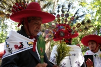 20230806. Tuxtla. El simbolismo y  la ritualidad se encuentran presente en cada celebraciÃ³n del ciclo festivo tradicional de la comunidad originaria Zoque. Esta maÃ±ana en la procesiÃ³n de las vÃ­rgenes hacia La Reserva La Laguna en Tuxtla GutiÃ©rrez.