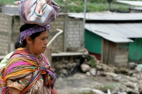 La comunidad Aguas Amargas es conocida por sus aguas sulfurosas y sus baños termales ubicados en las cercanías de Xelaju, Guatemala empiezan a regresar a sus actividades cotidianas después de las intensas lluvias de la semana pasada donde desaparecieran v
