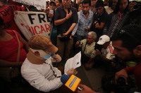 Miércoles 17 de junio del 2015. Tuxtla Gutiérrez, Agustín Gómez Pérez, joven inmolado durante las protestas del mes de diciembre pasado durante su conferencia de prensa momentos antes de regresar a la comunidad Chigton en el municipio de Ixtapa.