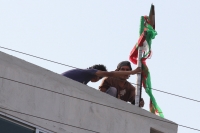 Martes 3 de mayo. Albañiles de la ciudad de Tuxtla Gutiérrez se reúnen en la iglesia de San José Terán en el poniente de esta ciudad para la bendición de las cruces que adornaran las construcciones en este día de celebraciones de San José y de la Santa Cr