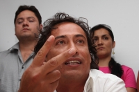 Lunes 12 de marzo del 2012. Alex Gamboa Vs Senadores del PRD.