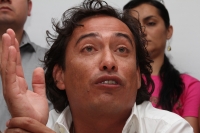 Lunes 12 de marzo del 2012. Alex Gamboa Vs Senadores del PRD.