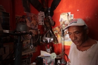 Lunes 23 de marzo del 2020. Tuxtla Gutiérrez. Alfonso el Esotérico realiza curaciones y trabajos para traer salud a quienes lo visitan. Nos recomienda tener paz espiritual e higiene para prevenir las enfermedades infecciosas como el Coronavirus.