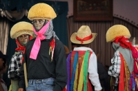 Martes 8 de agosto del 2017. Chiapa de Corzo. Los niños de las familias chiapacorceñas recorren los espacios del antiguo camposanto de Santo Domingo en una representación de Los Alférez y Naguares que la comunidad realiza durante la tarde de este dÃa. Con Martes 8 de agosto del 2017. Chiapa de Corzo. Los niños de las familias chiapacorceñas recorren los espacios del antiguo camposanto de Santo Domingo en una representación de Los Alférez y Naguares que la comunidad realiza durante la tarde de este dÃa. Con