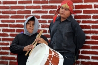 Martes 8 de agosto del 2017. Chiapa de Corzo. Los niños de las familias chiapacorceñas recorren los espacios del antiguo camposanto de Santo Domingo en una representación de Los Alférez y Naguares que la comunidad realiza durante la tarde de este día. Con