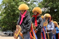 Martes 8 de agosto del 2017. Chiapa de Corzo. Los niños de las familias chiapacorceñas recorren los espacios del antiguo camposanto de Santo Domingo en una representación de Los Alférez y Naguares que la comunidad realiza durante la tarde de este día. Con