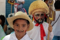 Lunes 8 de agosto del 2016. Chiapa de Corzo. Durante las celebraciones patronales de Santo Domingo se realiza el recorrido de Alférez y Naguares en el antiguo camposanto de la comunidad de Chiapa de Corzo y es en este medio día cuando los niños son llevad