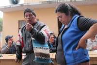 Domingo 19 de noviembre del 2012. San Cristóbal de las Casas. Dos personas son retenidas en la comunidad Santa Cruz, La Almolonga de la colonial ciudad.