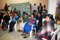 Altamirano, Chiapas. Más de 50 personas pertenecientes a la organización Yachil-Atel de la comunidad Las Perlas se refugian en las instalaciones del DIF Municipal de esta localidad después de los hechos violentos del día 19 de diciembre cuando fueron agre