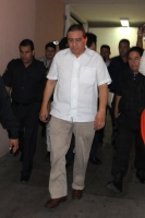 Miércoles 8 de junio. Aspecto del traslado y detención del ex gobernador de Chiapas, Pablo Salazar Mendiguchia quien fue trasladado desde la ciudad de Cancun en un jet hacia la ciudad de Tuxtla Gutiérrez, para posteriormente ser trasladado al penal del Am Miércoles 8 de junio. Aspecto del traslado y detención del ex gobernador de Chiapas, Pablo Salazar Mendiguchia quien fue trasladado desde la ciudad de Cancun en un jet hacia la ciudad de Tuxtla Gutiérrez, para posteriormente ser trasladado al penal del Am