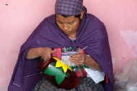 noviembre del 2014. Amatenango del Valle. La tradición de la alfarería tradicional de las comunidades tsentales se encuentra presente en las manos de las mujeres de esta comunidad de los Altos de Chiapas, quienes manifiestan preocupación por la proliferac