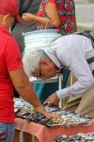 Viernes 2 de diciembre del 2016. Tuxtla Gutiérrez. Polémica política es causada por la decisión de los locatarios del Mercado Viejo de salir a la calle para competir con el ambulantaje en el primer cuadro de Tuxtla