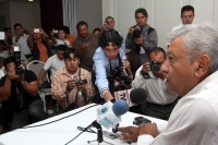 Sábado 19 de mayo del 2012. Tuxtla Gutiérrez, Chiapas. Andrés Manuel López Obrador, Aspirante a la Presidencia por las Izquierdas de México, habla en el estado originario de Elba Ester Gordillo sobre acabar con el corporativismo sindical  en el país.