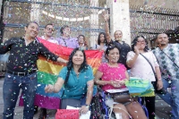 Martes 3 de marzo del 2015. Tuxtla Gutiérrez. Redes y Colectivos dan a conocer en la entrada del congreso local la resolución favorable del amparo indirecto para el acceso al matrimonio igualitario en Chiapas.