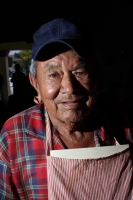 Miércoles 26 de septeimbre del 2012. Tuxtla Gutiérrez, Chiapas. Ancianitos esperan la realización del evento der esta mañana donde se les entrego actas de nacimiento durante la campaña organizada por el DIF Municipal.