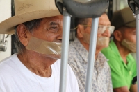 Martes 3 de noviembre del 2015. Chicoasen. Un grupo de ancianos se mantiene en huelga de hambre en las instalaciones de la Casa Ejidal para exigir el respeto de las tierras comunales donde CFE está afectando y destruyendo el entorno ecológico del lugar du