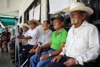 Martes 3 de noviembre del 2015. Chicoasen. Un grupo de ancianos se mantiene en huelga de hambre en las instalaciones de la Casa Ejidal para exigir el respeto de las tierras comunales donde CFE está afectando y destruyendo el entorno ecológico del lugar du
