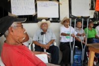 Martes 3 de noviembre del 2015. Chicoasen. Un grupo de ancianos se mantiene en huelga de hambre en las instalaciones de la Casa Ejidal para exigir el respeto de las tierras comunales donde CFE está afectando y destruyendo el entorno ecológico del lugar du
