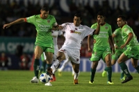 Sábado 4 de diciembre del 2014. Tuxtla Gutiérrez. Acciones del partido entre Jaguares de Chiapas y los tiburones de Veracruz, esta noche en el estadio Zoque de la capital del estado de Chiapas.
